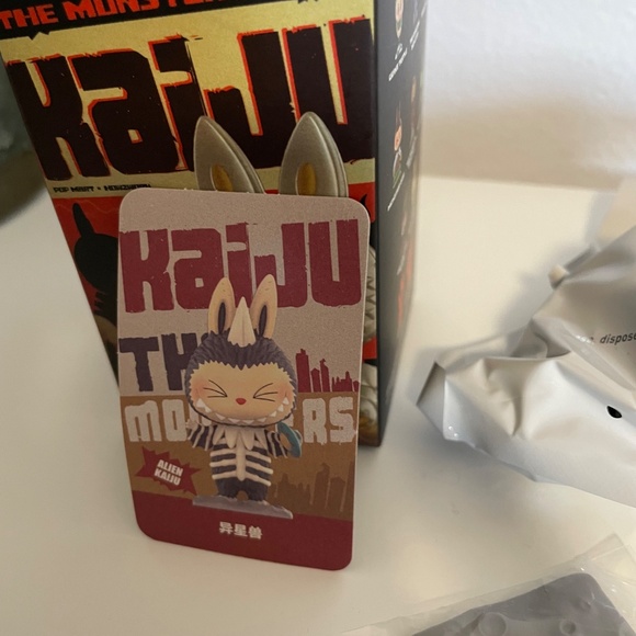 Pop Mart Labubu The Monsters Kaiju Series Alien Kaiju Figure Open Box - Picture 7 of 9